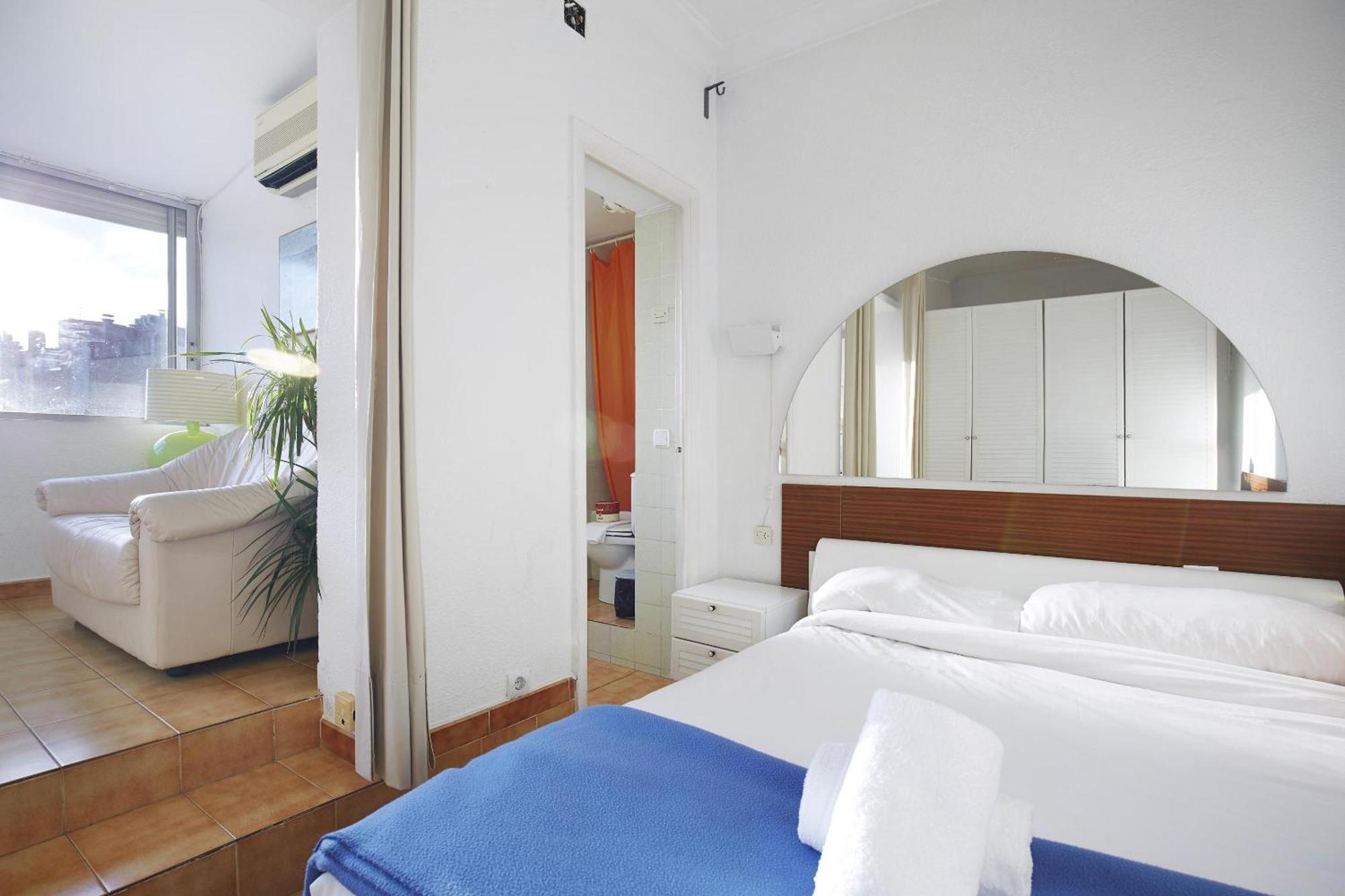 Apartamentos Calvet Барселона Екстер'єр фото