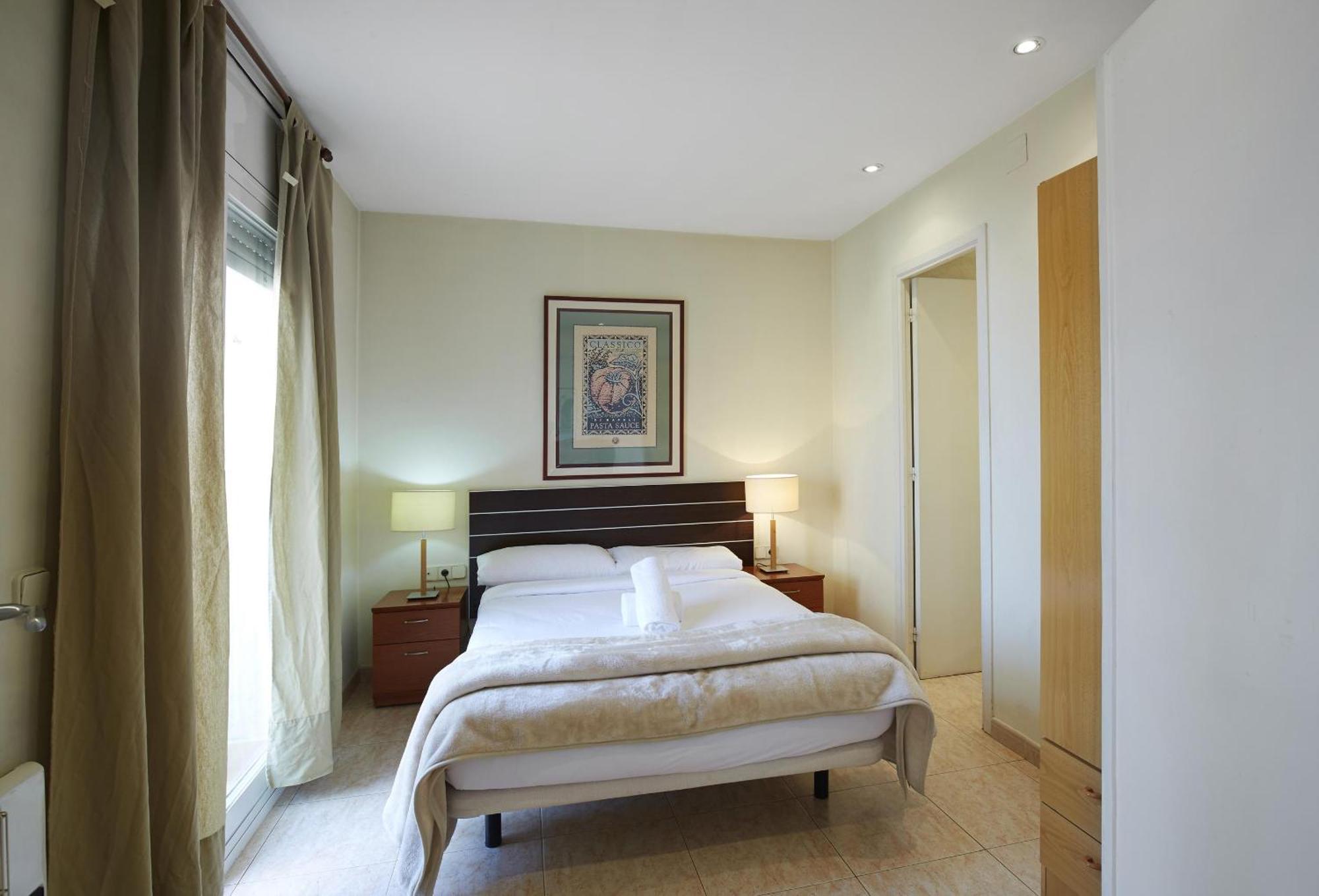 Apartamentos Calvet Барселона Екстер'єр фото