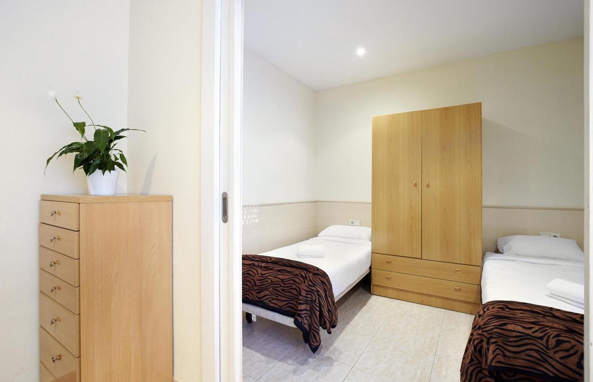Apartamentos Calvet Барселона Екстер'єр фото