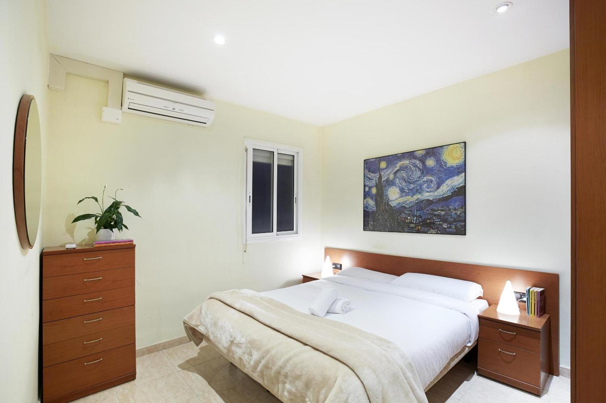 Apartamentos Calvet Барселона Екстер'єр фото