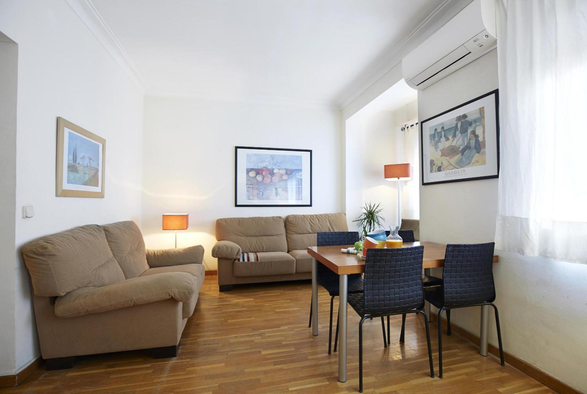 Apartamentos Calvet Барселона Екстер'єр фото
