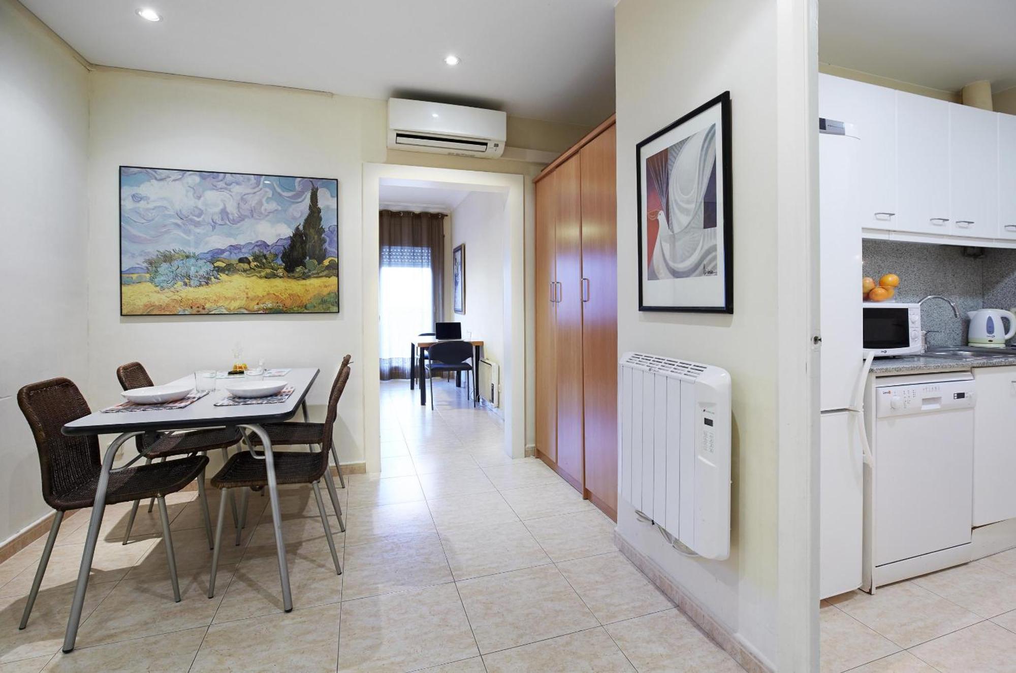 Apartamentos Calvet Барселона Екстер'єр фото