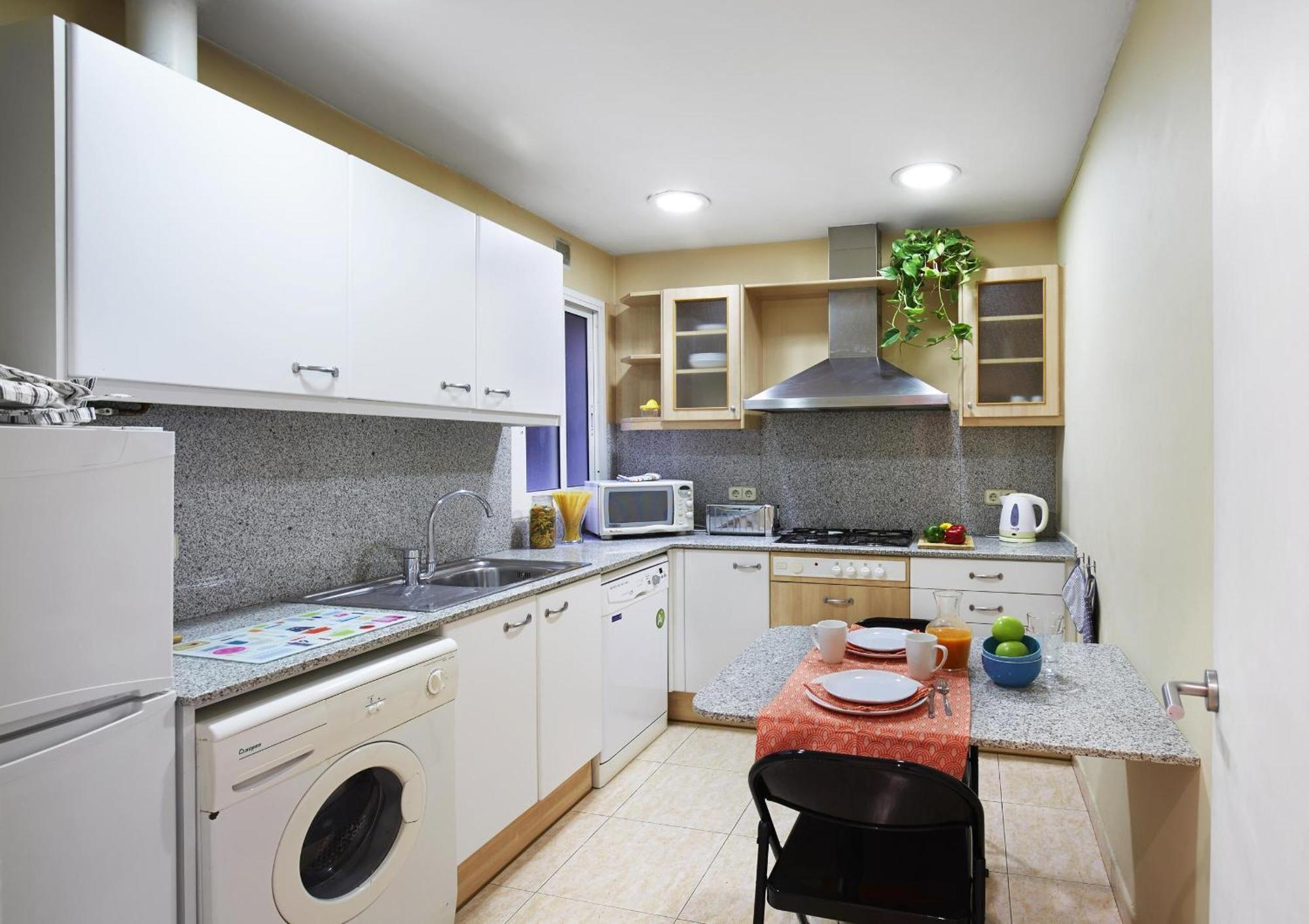 Apartamentos Calvet Барселона Екстер'єр фото